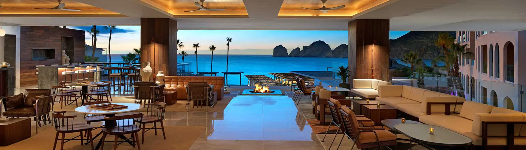 Lobby con Vista al Mar - ME Cabo